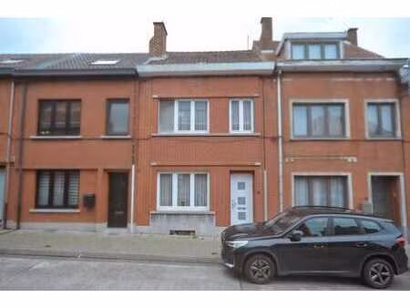 maison unifamiliale à rénover avec jardin à halle