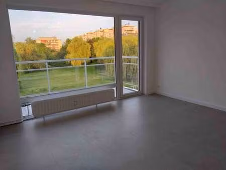 appartement 1 ch. lumineux  vue sur parc  entièrement rénové