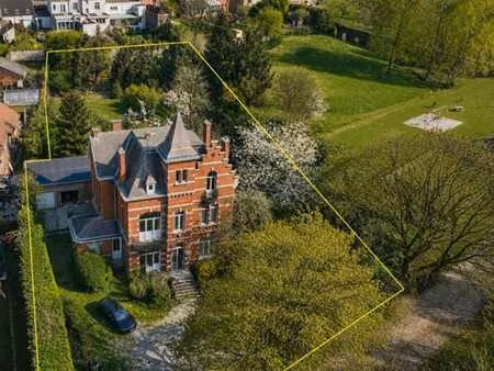 manoir de caractère – 800 m² exploitables sur 3.500 m²