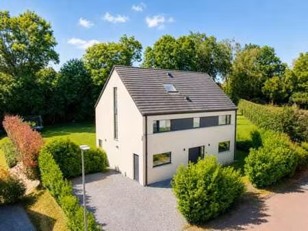 villa 2019 de 5ch - grand jardin - dans un clos - peb a