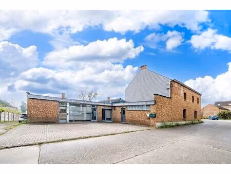 immeuble de rapport à vendre avec terrasse et jardin   mellet (vbe39190)