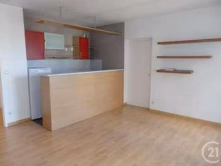 location appartement 2 pièces au mans république (72000) : à louer 2 pièces / 42m² le mans