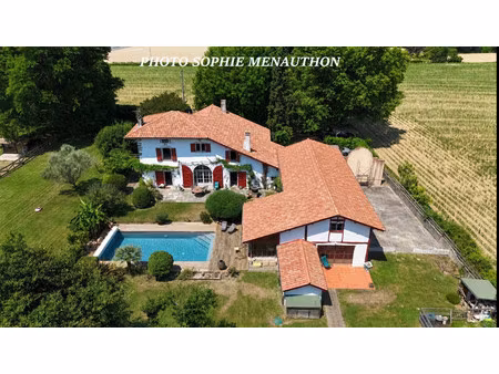 maison de luxe à vendre dans le quartier saint esprit