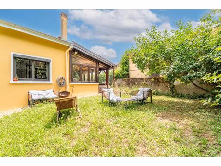 maison de luxe à vendre dans le quartier petites brosses-boutary