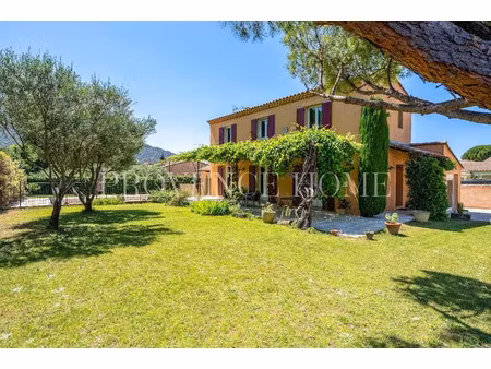 vente maison 5 pièces 123 m² à maubec (84660)  550 000 €