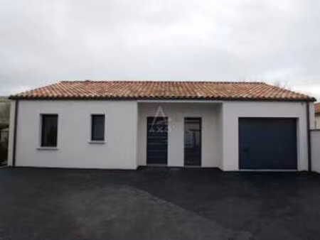 location maison à montaigu (85600) : à louer / 77m² montaigu