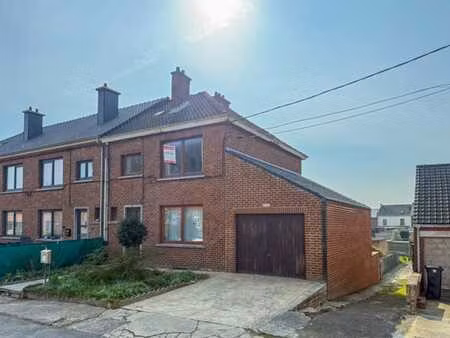 agréable maison 3 façades avec grand garage et jardin !