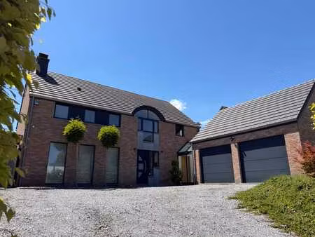 villa d'exception avec piscine  double garage et peb a++