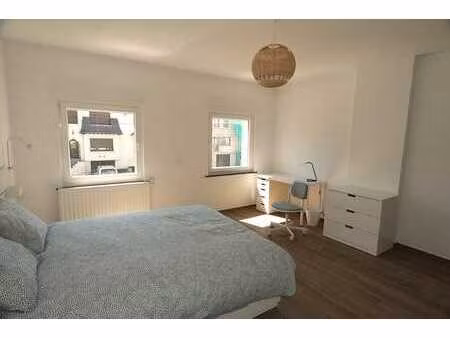 chambre meublée avec sdb privée · coliving premium · arlon