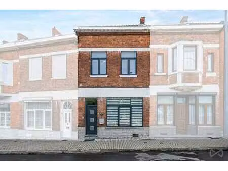 maison rénovée avec 3 ch. et jardin!
