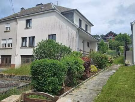 maison 3 façades située dans un endroit calme