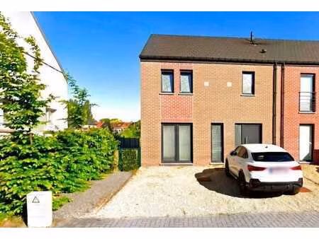superbe maison constuite en 2019  3 chambres avec jardin