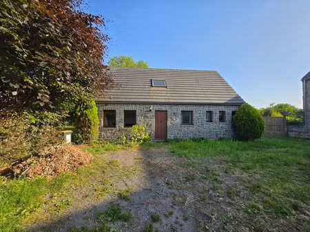 maison en pierre 3 ch 2 sdb  beau jardin arboré