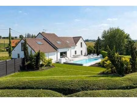 villa de prestige nichée au cœur de la campagne