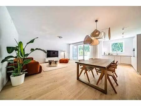rez-de-chaussée avec jardin 3ch et 2 sdb