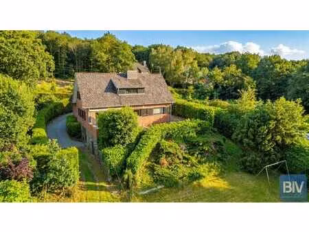 bien d'exception de 3/4 chambres  piscine sur 4274m2