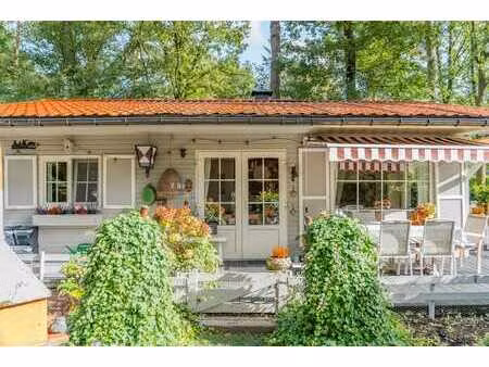 charmante chalet in eigen bezit op een toplocatie in zute...