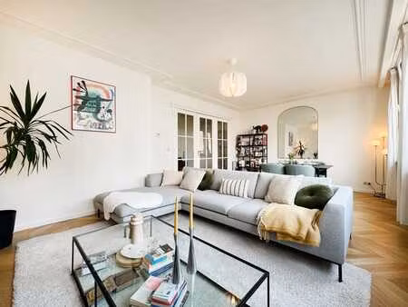 superbe appartement rénové avec terrasse