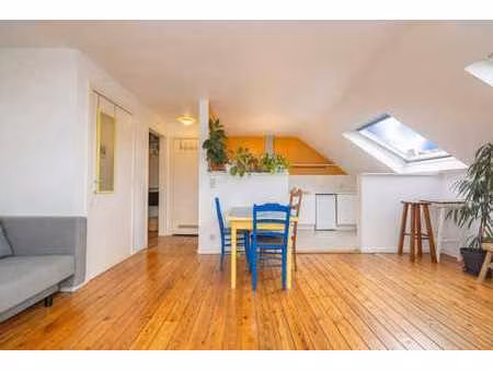 duplex à aménager actuellement divisé en deux appartements