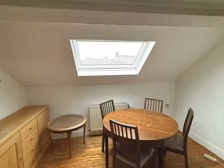 appartement 1ch ixelles  lumineux avec velux