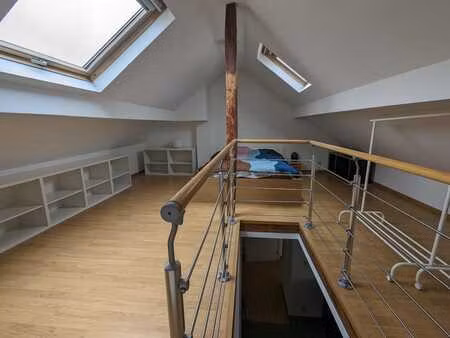 duplex 1 chambre à saint-gilles – calme et lumineux