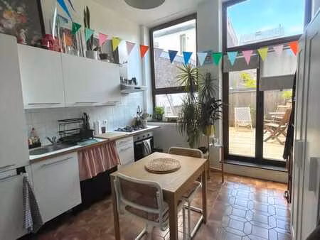 appartement/studio 1 ch à louer  liège  2 façades