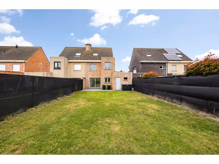 huis te koop in stabroek met 4 slaapkamers