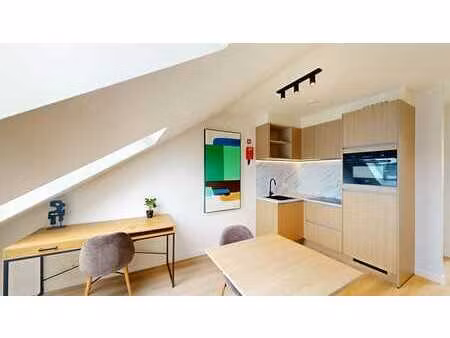studio meublée moderne avec jardin commun dans la résidence