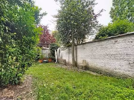 proche commission européenne  appartement 1ch + jardin