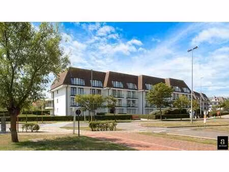 appartement rénové dans un bel immeuble au zoute