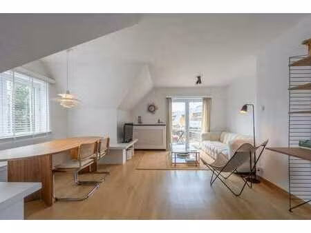 appartement d’angle confortable dans une résidence villa prè