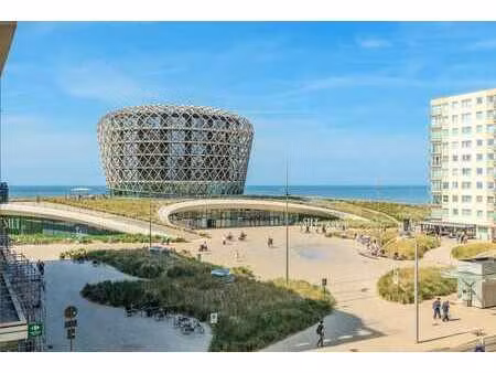 appartement magnifiquement rénové à vendre avec vue latérale