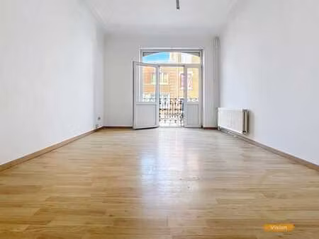 appartement une chambre + bureau + balcon