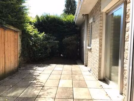 cavell - rez-de-jardin +/- 85m² avec terrasse