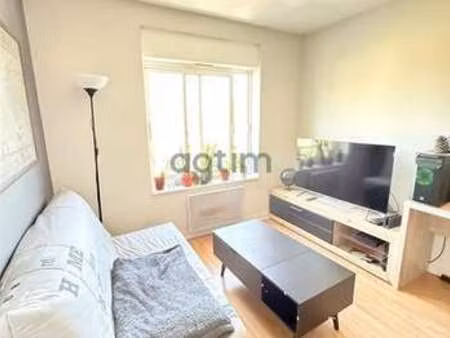 location appartement 2 pièces meublé à la roche-sur-yon centre ville (85000) : à louer 2 p