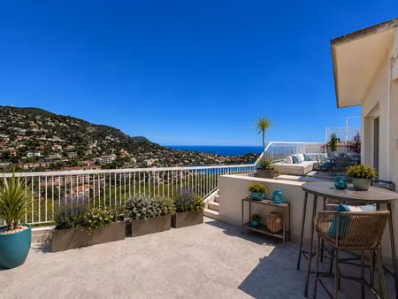 villa de luxe à vendre dans le quartier col de villefranche
