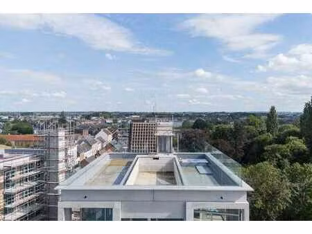 loft signé basil architecture avec toit jardin