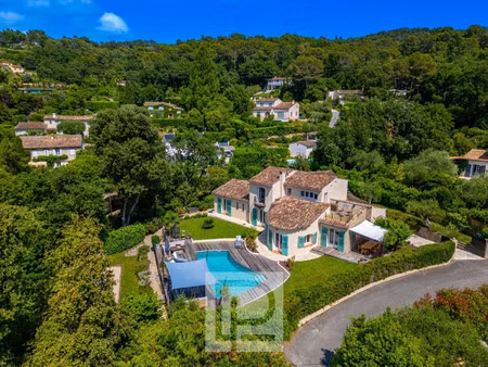 villa de luxe à vendre dans le quartier valmasque-notre dame de vie