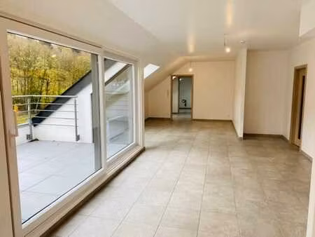 appartement 3 chambres et 2 sdbs à remouchamps