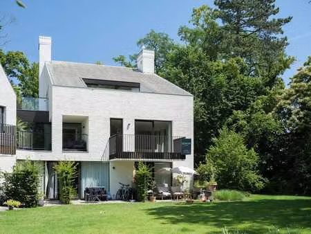 appartement récent avec deux chambres et une grande terrass