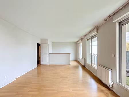 saint-brieuc ? appartement récent 67 m² avec grand balcon et parking privatif