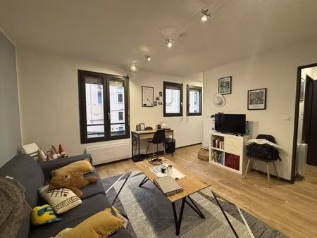 studio meublé place francheville