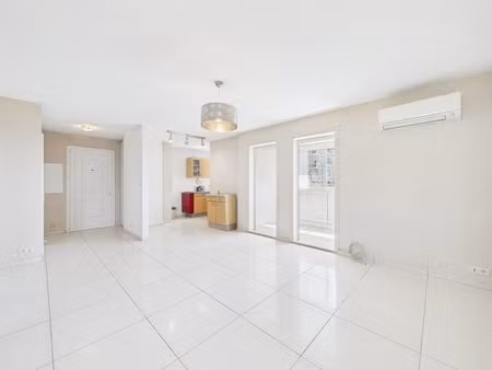 a vendre f2 le savana ajaccio secteur vazzio