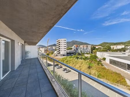 f3 a vendre avec grande terrasse la palmeraie