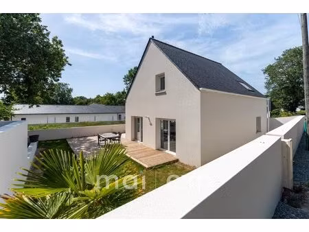 maison contemporaine - quatre chambres