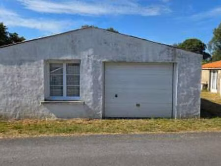 vente terrain à commequiers (85220) : à vendre / 456m² commequiers