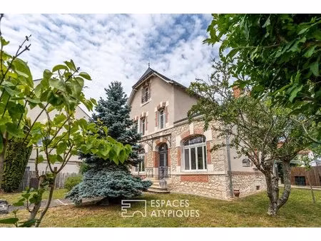 maison de ville des années 30 avec jardin et garage