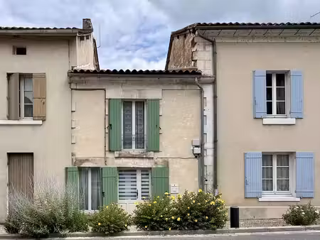 maison de deux chambres en excellent état à aubeterre-sur-dronne