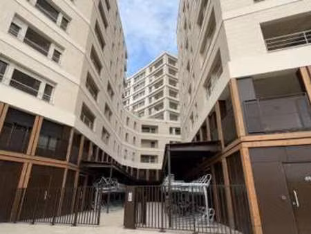 location appartement 4 pièces à bordeaux (33000) : à louer 4 pièces / 92m² bordeaux