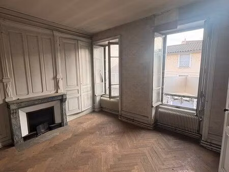 plateau de 37 m² avec cachet – centre-ville villefranche-sur-saône – idéal investissement 